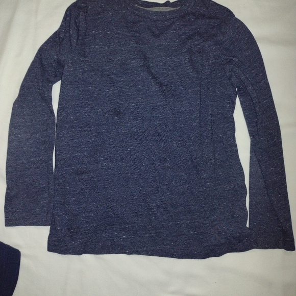 Old Navy size M 8 long-sleeved shirt for boys. USED ​​IN GOOD CONDITION - Picture 4 of 5